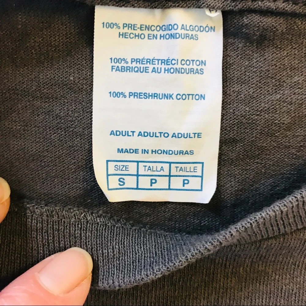 3/$25 New York City Skyline Graphic T-shirt Unisex Small Gray - Picture 5 of 6